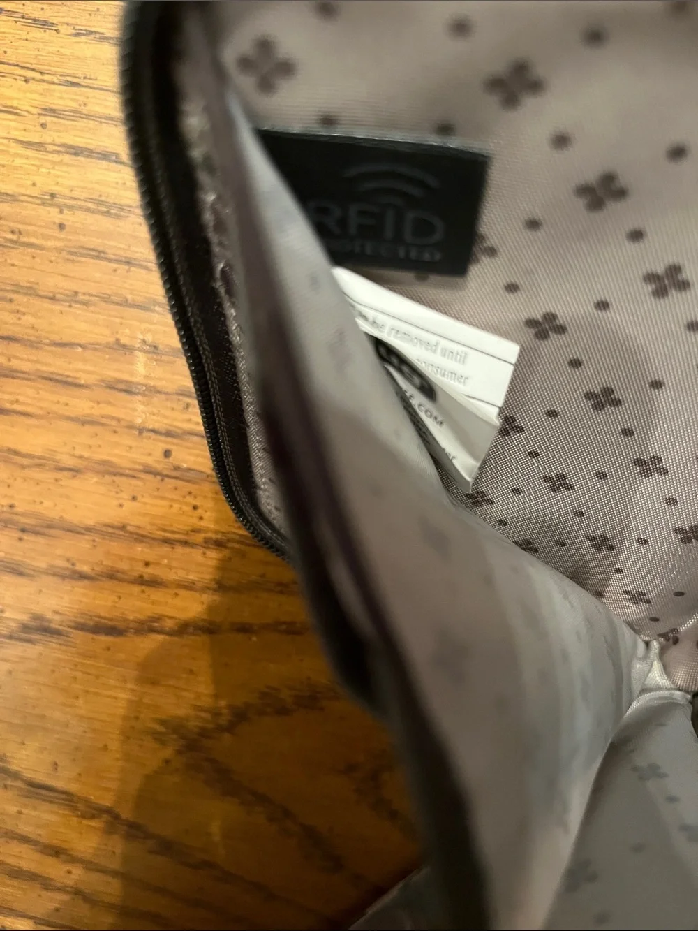 lug compact quilted